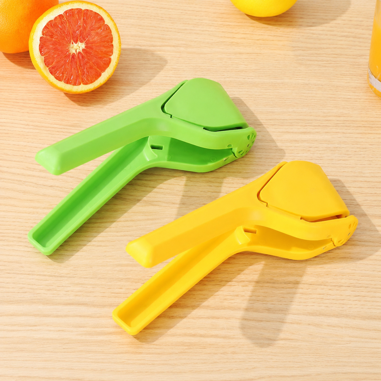 Fresh OJ in 10 Seconds – No Electricity, No Mess, No Regrets. Just Squeeze & Pour. 🍊
